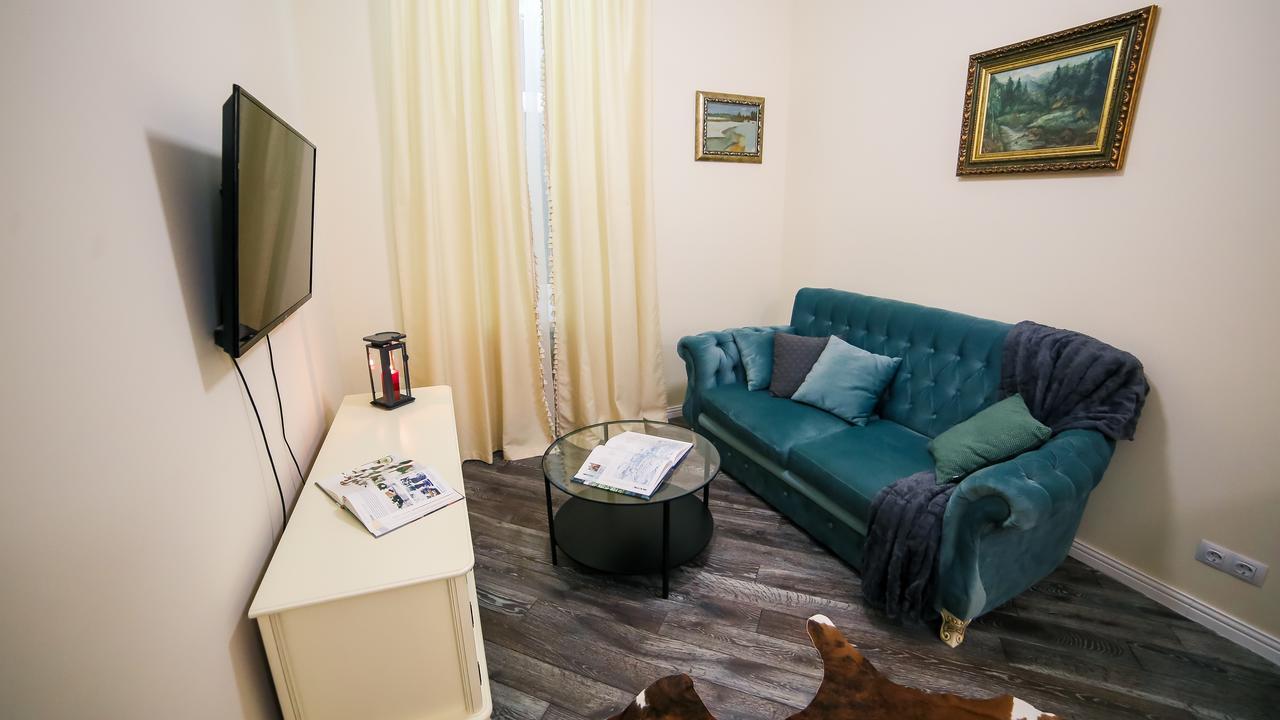 Franco Luxury Appartamento Leopoli Esterno foto